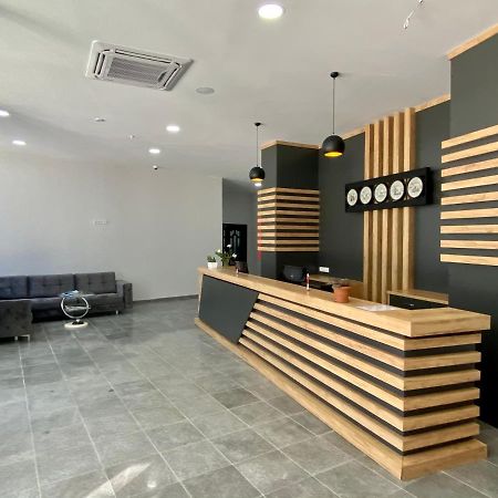 Ramada Skytower Appartement Batoemi Buitenkant foto