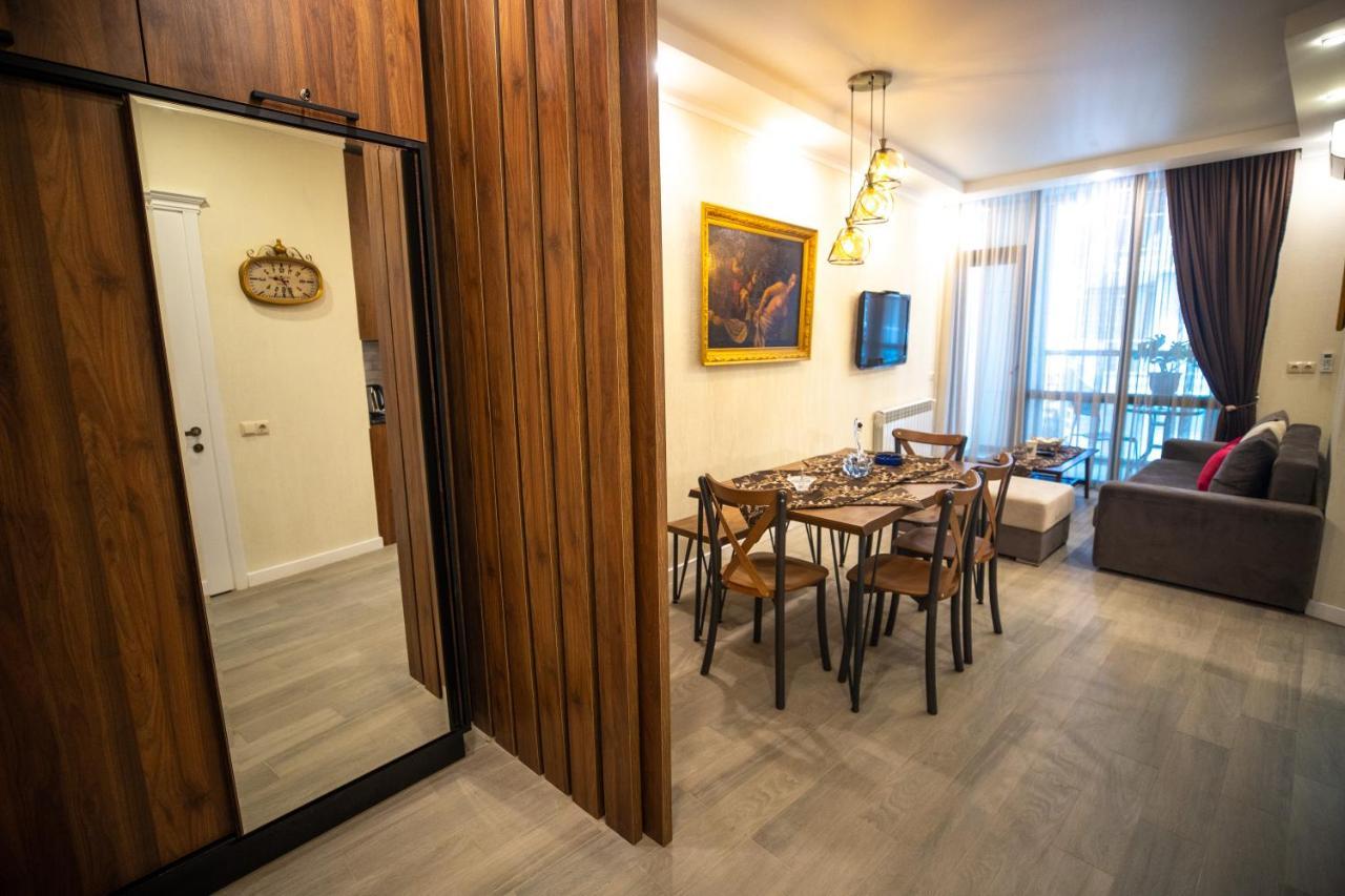 Ramada Skytower Appartement Batoemi Buitenkant foto