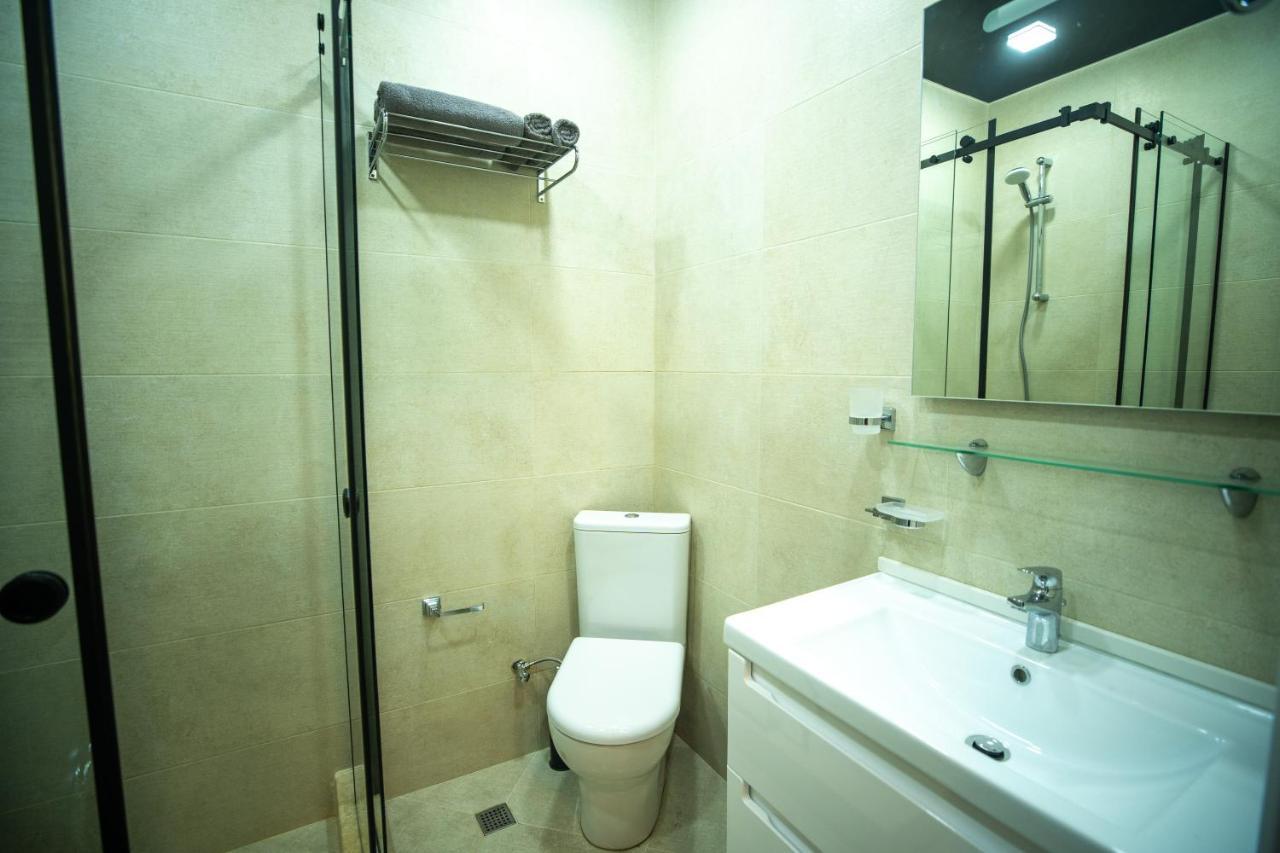 Ramada Skytower Appartement Batoemi Buitenkant foto