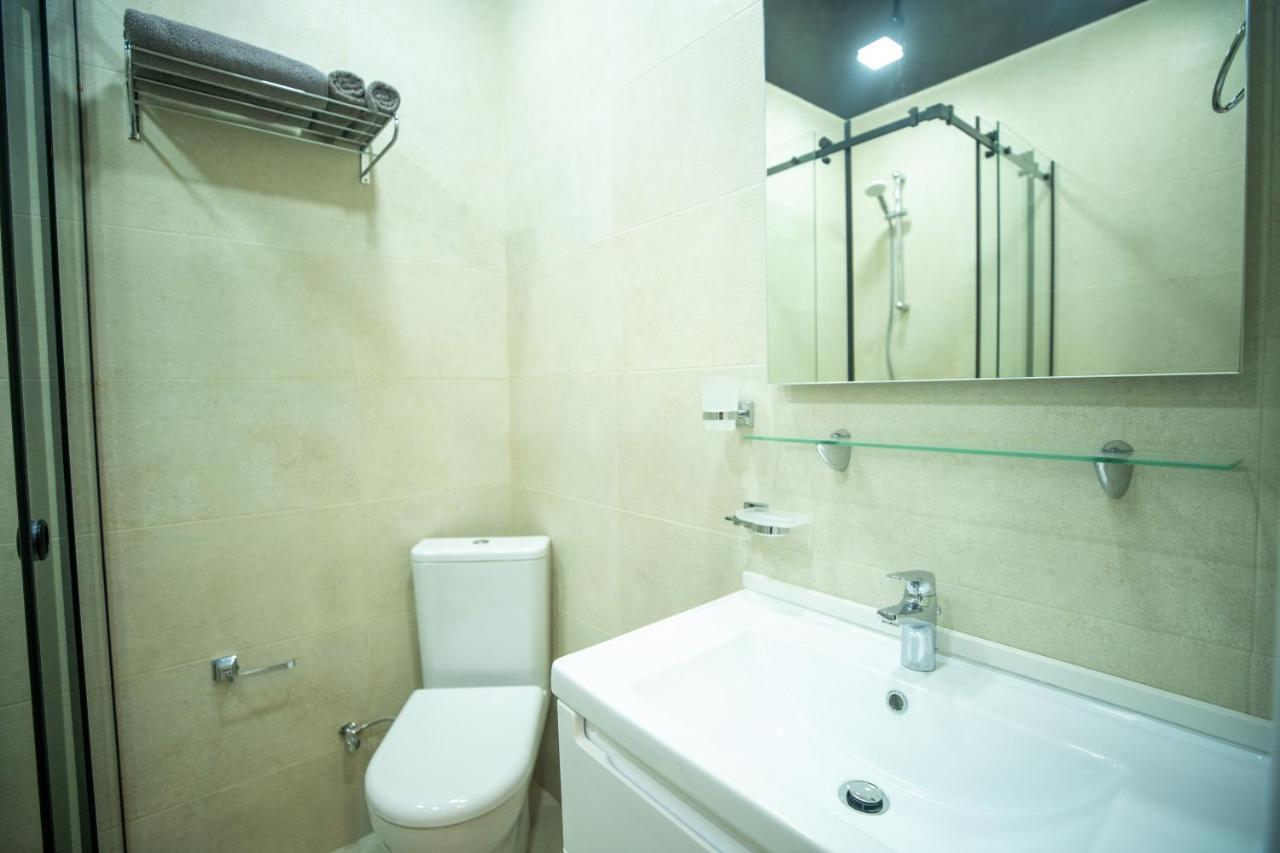 Ramada Skytower Appartement Batoemi Buitenkant foto